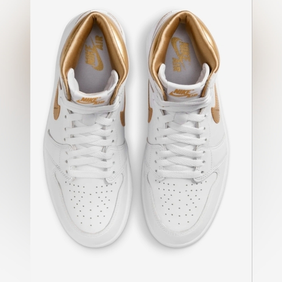 Women's Air Jordan 1 High OGWhite and Gold - Picture 2 of 7